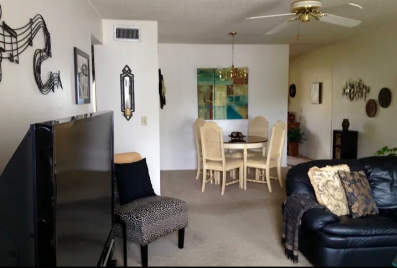 2404 Florentine Way in Clearwater, FL - Building Photo