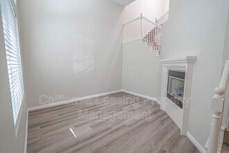 23420 Waterway Ln in Valencia, CA - Building Photo - Building Photo