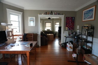 18 Bayside St, Unit 2 in Boston, MA - Foto de edificio - Building Photo