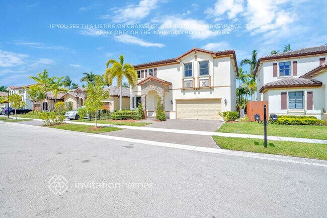 121 NE 27th Terrace in Homestead, FL - Building Photo - Building Photo