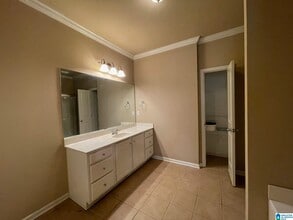 1057 Inverness Cove Way in Hoover, AL - Building Photo - Building Photo