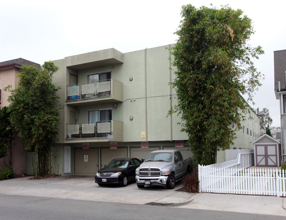 345 Magnolia Ave in Long Beach, CA - Foto de edificio