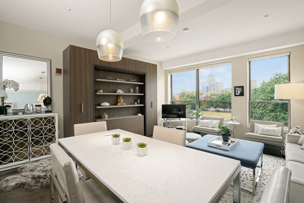 1723 Washington St, Unit 305 in Boston, MA - Building Photo