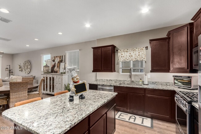 2023 W Yellowbird Ln in Phoenix, AZ - Building Photo - Building Photo