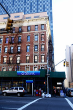 401 E 68th St in New York, NY - Building Photo - Building Photo