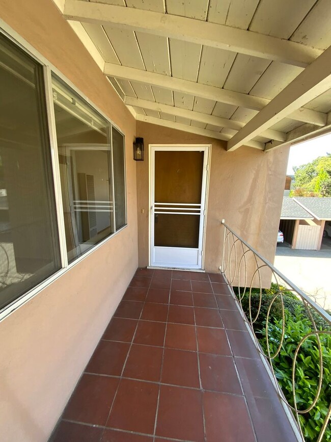 670 Oak Grove Ave, Unit Oak Grove 670 #4 in Menlo Park, CA - Building Photo - Building Photo