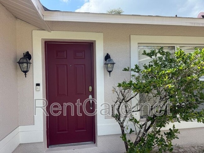 2370 Pine St in Oviedo, FL - Building Photo - Building Photo