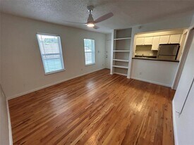 808 Winflo Dr in Austin, TX - Building Photo