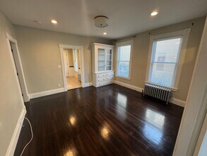 43 Methuen St in Lowell, MA - Building Photo - Building Photo