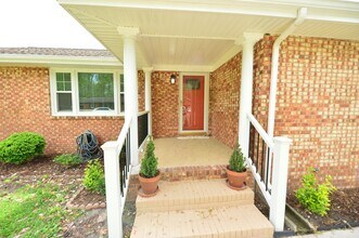 817 Englewood Dr in Chesapeake, VA - Building Photo - Building Photo