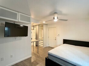 2220 Leon St in Austin, TX - Building Photo - Building Photo