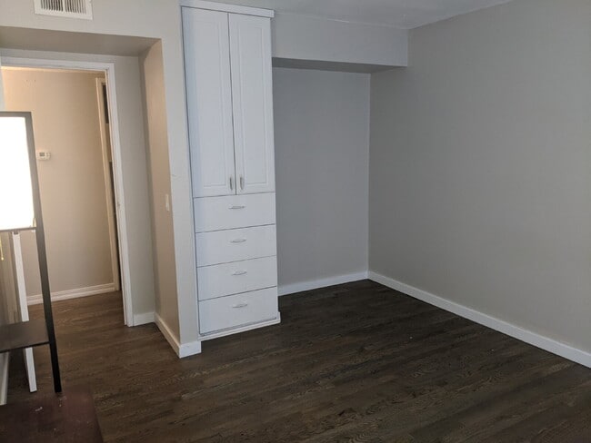 8555 Fairmount Dr in Denver, CO - Building Photo - Building Photo