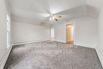 870 S Main St in Amherst, OH - Foto de edificio - Building Photo