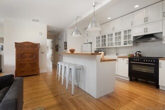 31 Sharon Rd in Salisbury, CT - Foto de edificio - Building Photo