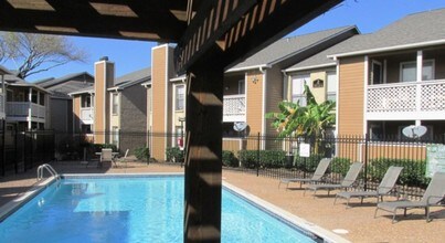 Glenwood Apartment Homes in Houston, TX - Building Photo - Building Photo