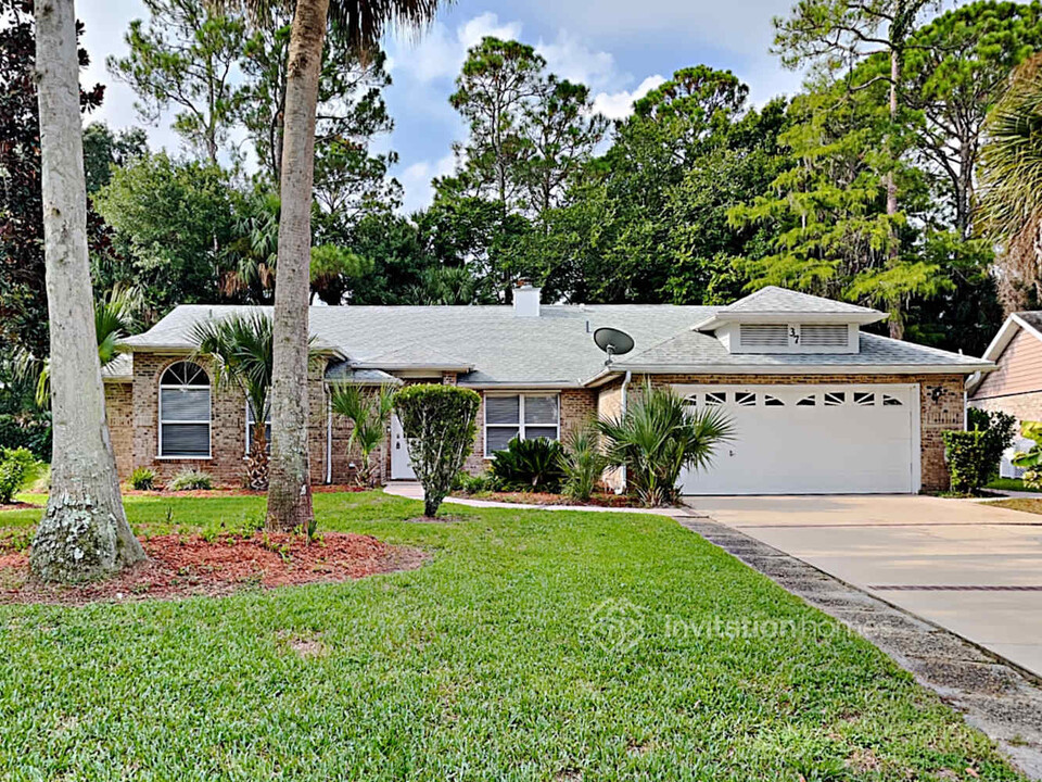 37 Carriage Creek Way in Ormond Beach, FL - Building Photo