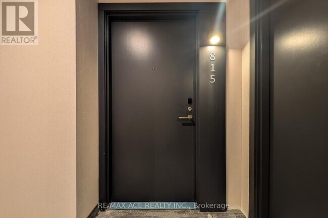 180 Front St E in Toronto, ON - Building Photo - Building Photo