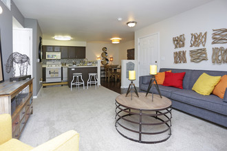 Village at Westmeadow in Colorado Springs, CO - Foto de edificio - Interior Photo