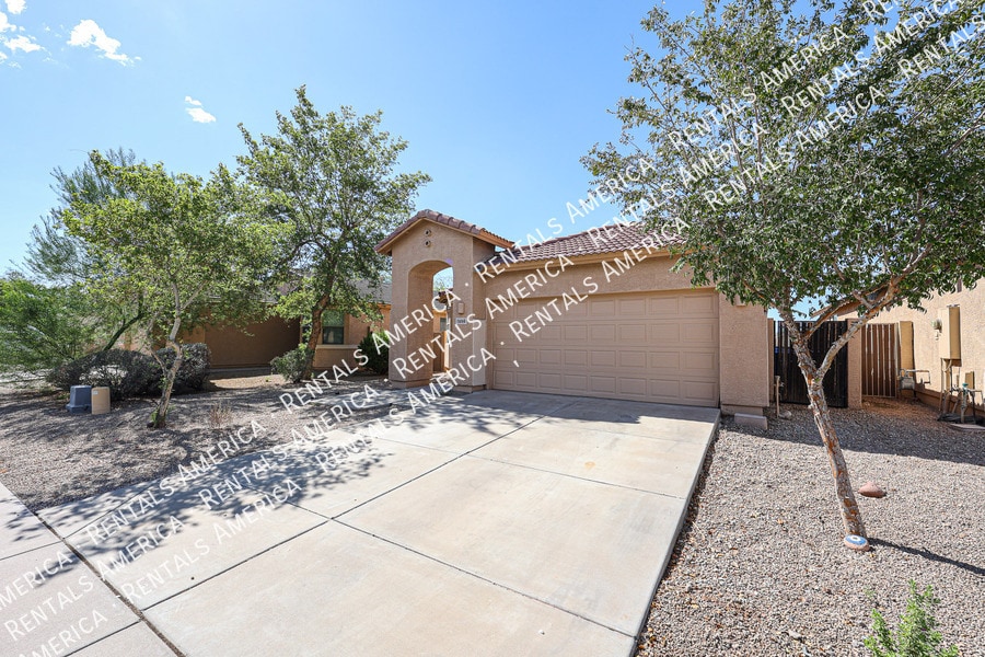 5614 W Lydia Ln in Phoenix, AZ - Building Photo