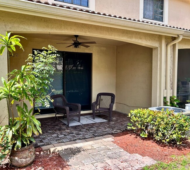 3918 Cherry Ln in Weston, FL - Building Photo - Building Photo