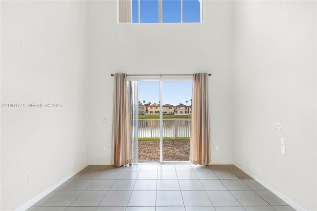 11552 NW 69th Terrace in Doral, FL - Building Photo - Building Photo