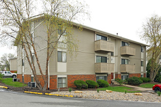 Kimberly Club Apartments in Davenport, IA - Foto de edificio - Building Photo