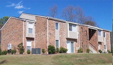 Rosehill Gardens in Fayetteville, NC - Building Photo - Building Photo