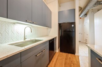130 S Canal St in Chicago, IL - Building Photo - Building Photo