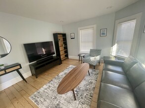 99 Hudson St, Unit 2 in Somerville, MA - Building Photo - Building Photo