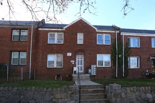 1837 M St NE in Washington, DC - Building Photo