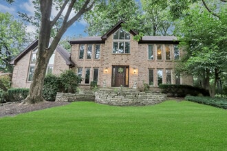 985 Chapel Ct N in Glen Ellyn, IL - Building Photo - Building Photo