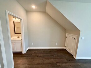 1974 Midyette Rd, Unit 711 in Tallahassee, FL - Building Photo - Building Photo