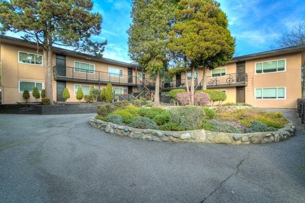 Parkwood Gardens Apartments II in Burnaby, BC - Building Photo - Building Photo