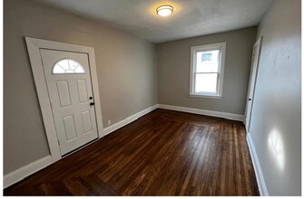 5331 Fenwick Ave in Cincinnati, OH - Building Photo - Building Photo