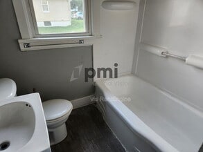 461 E Garfield Ave in Decatur, IL - Foto de edificio - Building Photo