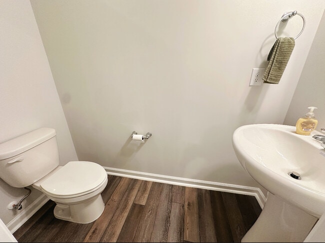 property at 102 Ivy Vine Wy