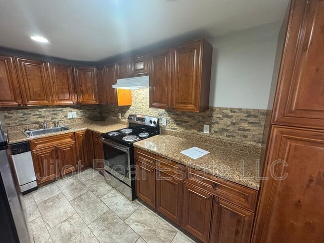 1370 Clermont Ave in Atlanta, GA - Building Photo - Building Photo