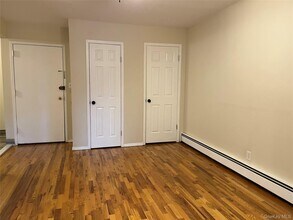 410 Jericho Tpke in North Hempstead, NY - Building Photo - Building Photo