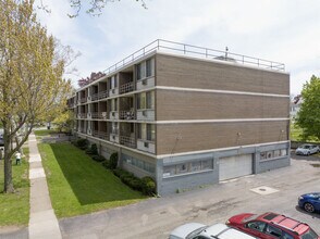 Colony Apartments in Rochester, NY - Building Photo - Building Photo