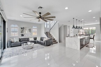 623 Windward Cir S in Boynton Beach, FL - Foto de edificio - Building Photo