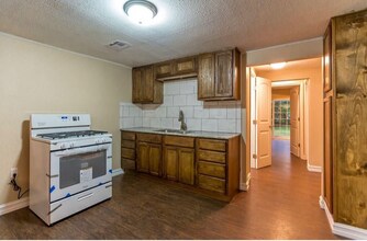 1410 S Washington Ave in Fayetteville, AR - Building Photo - Building Photo