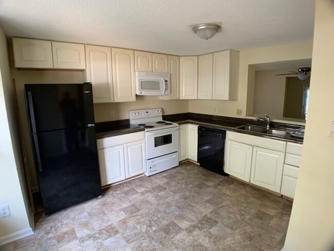 1806 Sara Ln in Raleigh, NC - Building Photo - Building Photo