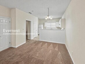 6699 Sunset Hills Blvd in Rex, GA - Foto de edificio - Building Photo