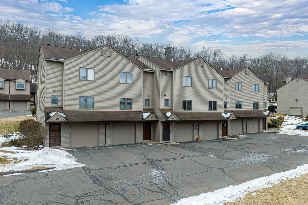 Southridge Condominiums in Bristol, CT - Building Photo