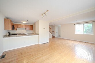 360 Littleton Rd in Chelmsford, MA - Building Photo - Building Photo