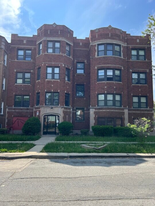 1443 W 93rd St in Chicago, IL - Building Photo