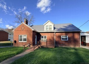 454 Harshberger Rd in Johnstown, PA - Building Photo