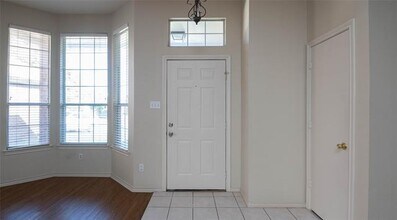 2006 Lee Dr in Denton, TX - Building Photo - Building Photo