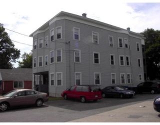 388 Broadway St in Chicopee, MA - Foto de edificio