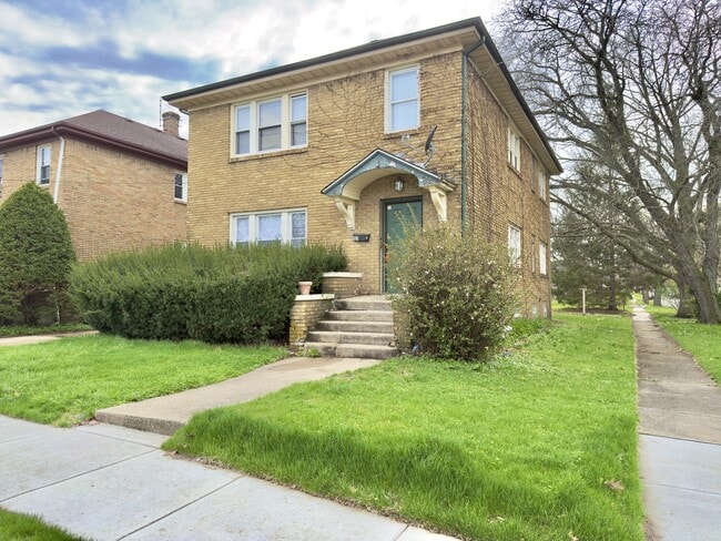 property at 901-903 14th St